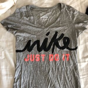 NIKE tee